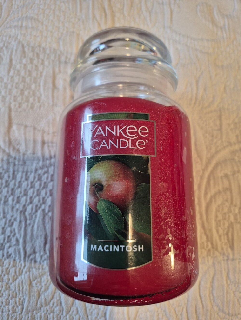 Yankee Candle Macintosh Apple 22oz jar, smells incredible NEW